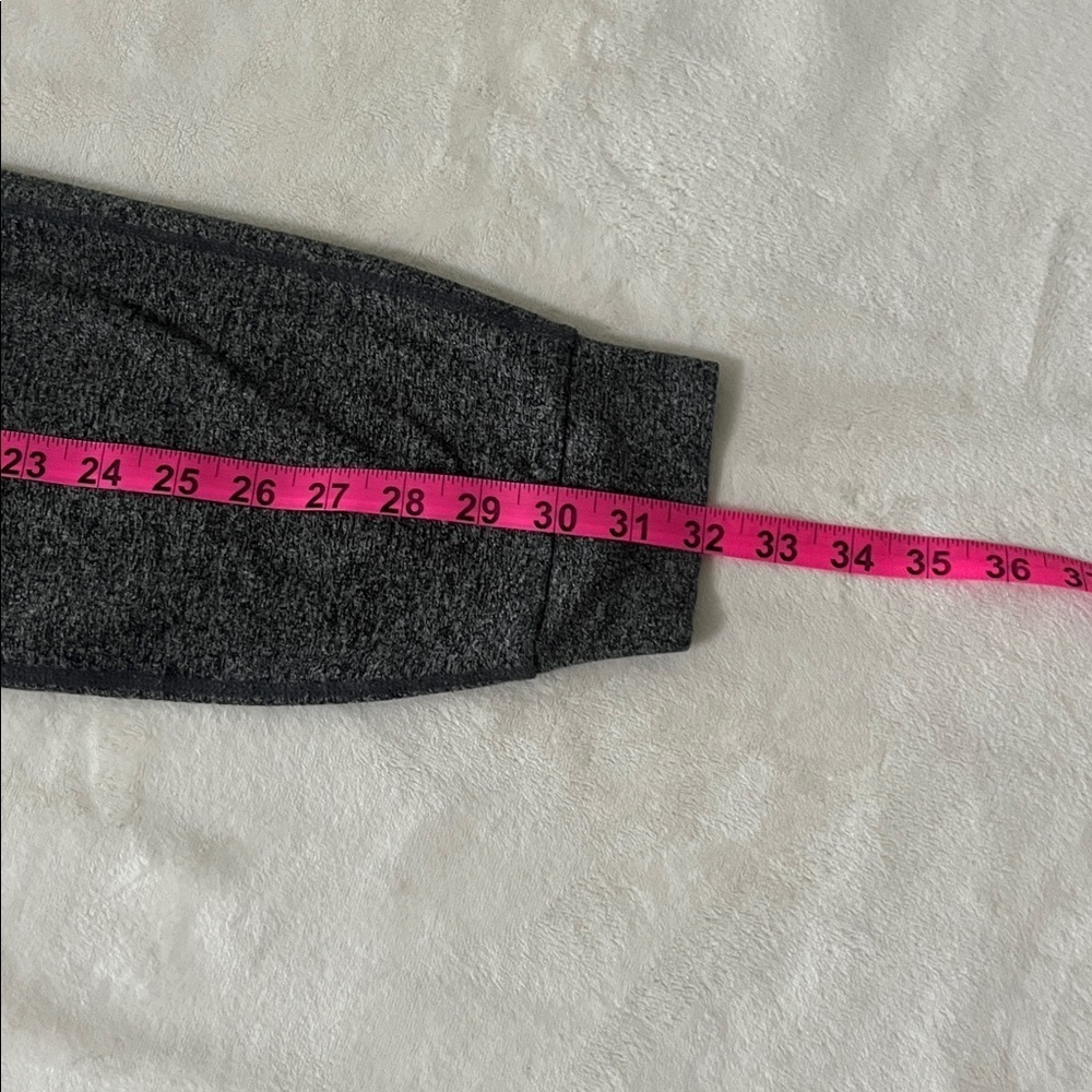 Vuori Heather Gray Women's Joggers - Picture 5 of 8